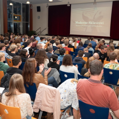 Publikum bei einem Vortrag im Rahmen des Akademieabends.