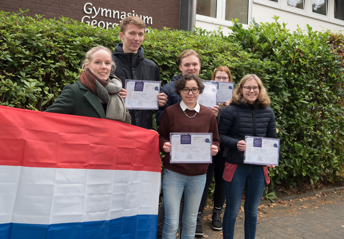 Niederländischschülerinnen und -schüler erlangen Sprachzertifikat