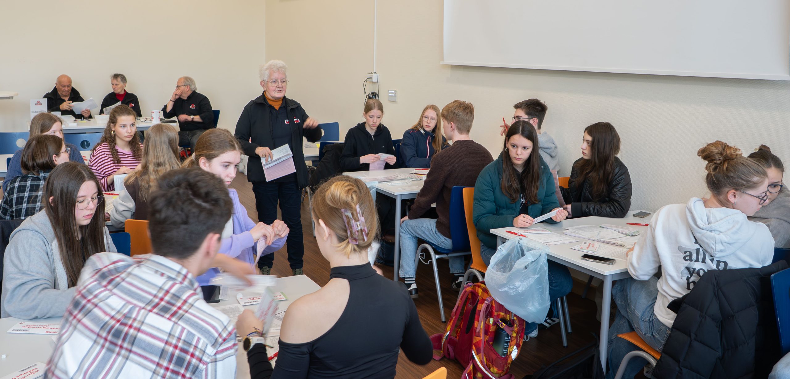 Mund auf. Stäbchen rein. Spender sein.